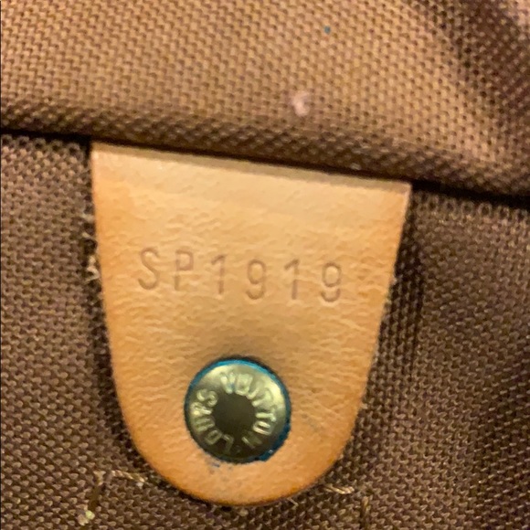Authentic Louis Vuitton Speedy 35 - Picture 8 of 8